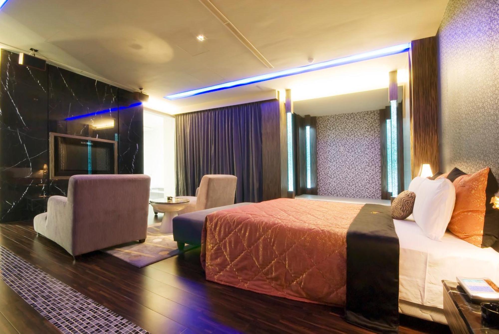 Harport Motel Kaohsiung Exteriör bild
